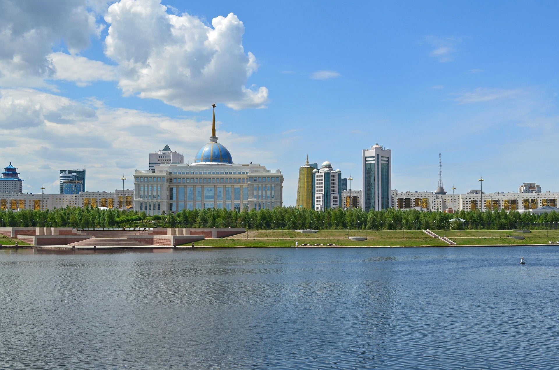 Alim Best offers full-spectrum services to foreign investors in Kazakhstan, ensuring seamless market entry and business success. Our expertise spans:
